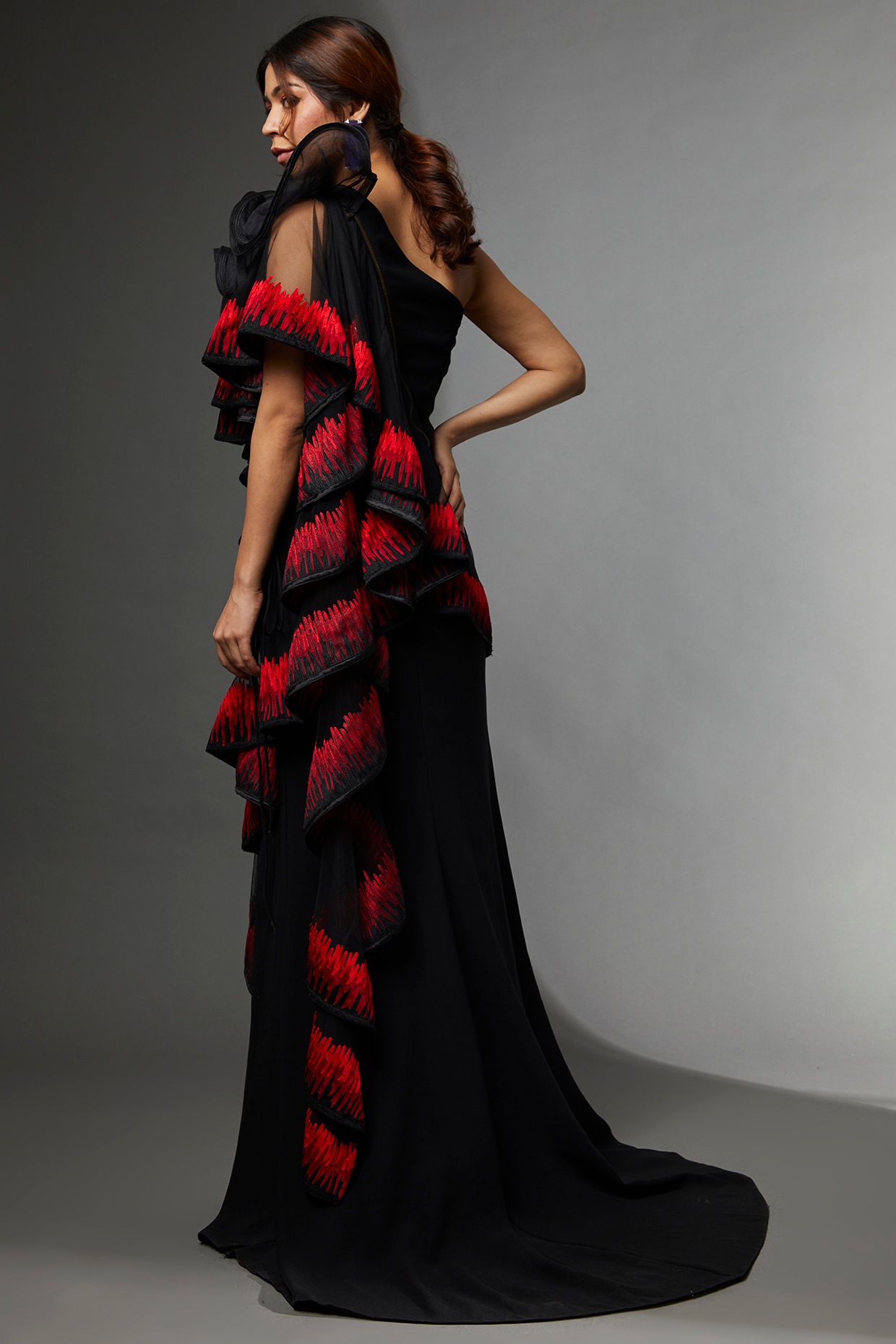 Leheriya Printed Chiffon Gown in Black and Red : TBA89